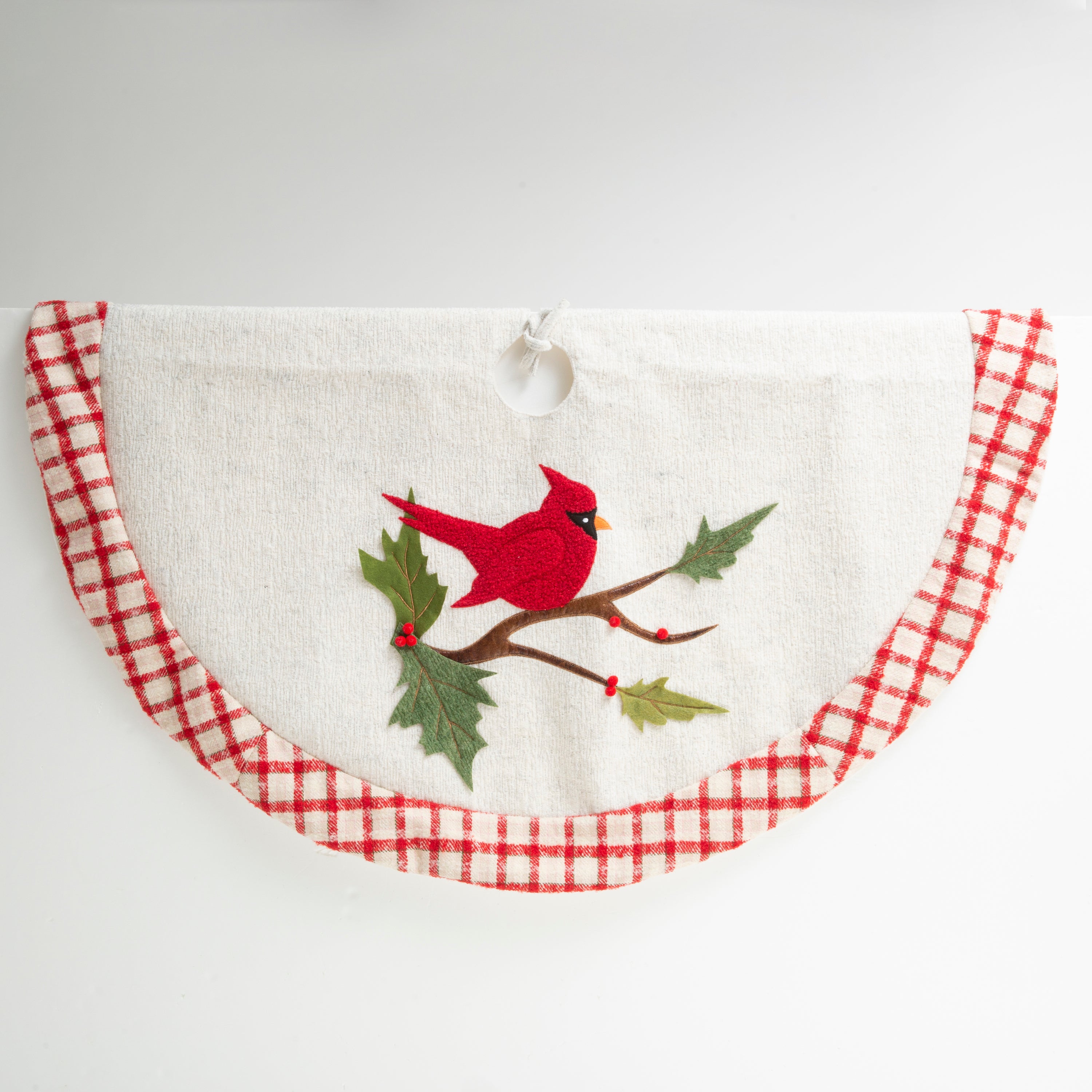Vintage inspired 42 in D Holiday Cardinal Design Tree Skirt